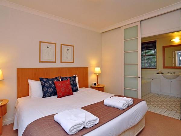 Villa Spa Executive 1br Merlot Resort Condo located within Cypress Lakes Resort (nothing is more central)