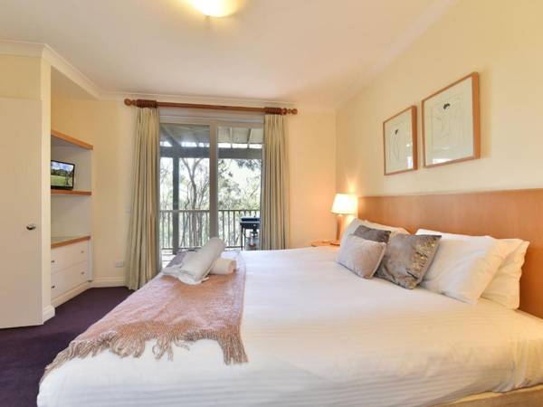 Villa Spa Executive 1br Pinot Resort Condo located within Cypress Lakes Resort (nothing is more central)