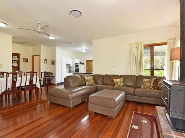 La Sila Homestead on Marrowbone - cutest cottage in the Hunter with killer views