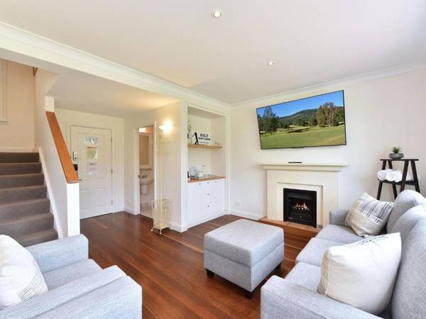 Villa Executive 2br Viti Resort Condo located within Cypress Lakes Resort (nothing is more central)