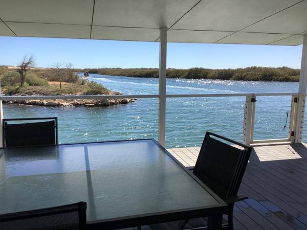 Carnarvon Beach Retreat