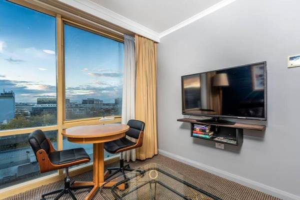Workspace - ABSOLUTE INNER-CITY LUXURY / CANBERRA CITY