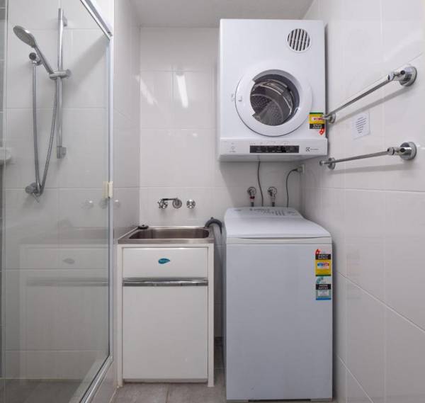 Golden Shores U7 21 Landsborough Parade