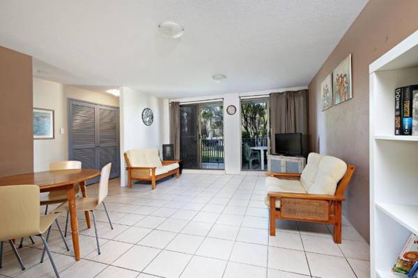 Levuka Unit 4 14 Moreton Pde. Kings Beach