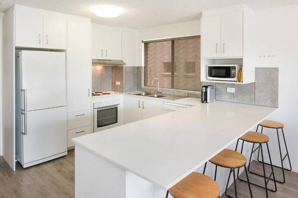 Kings Beach Ocean Front Views & pool - Private Balcony overlooking Kings Beach