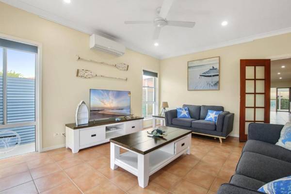 Booker Parade 22 Golden beach