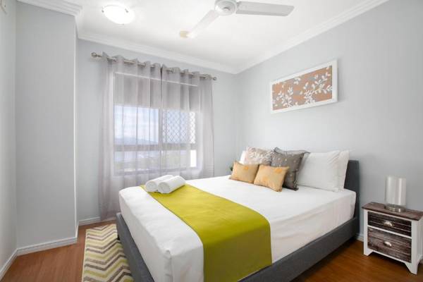 Chic City Apartment with Waterfront Views