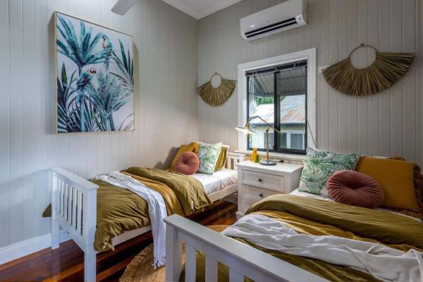 'Kookaburra' at Savannah House