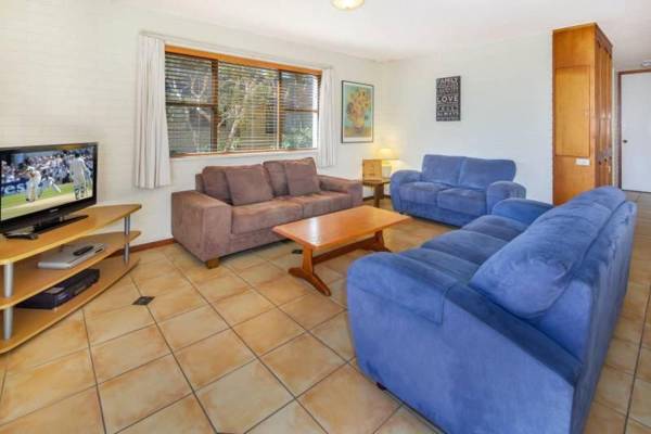 2/56 Lawson Street@Clarkes Beach