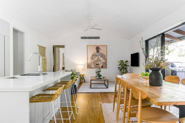 A PERFECT STAY - Rubber Soul