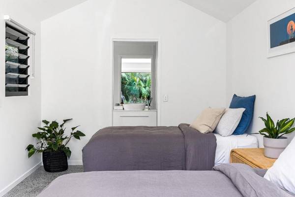 A PERFECT STAY - Rubber Soul