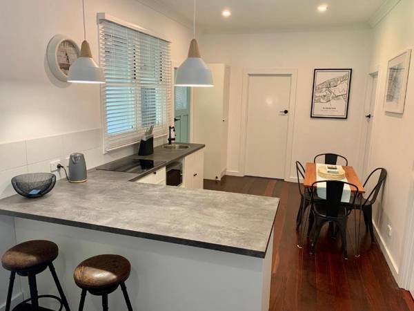 Yaringa cottage...by the sea