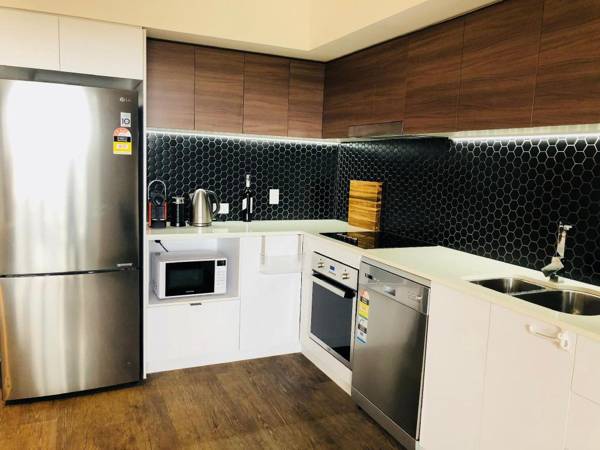 Stylish Home 15 mins from Brisbane City & Airport