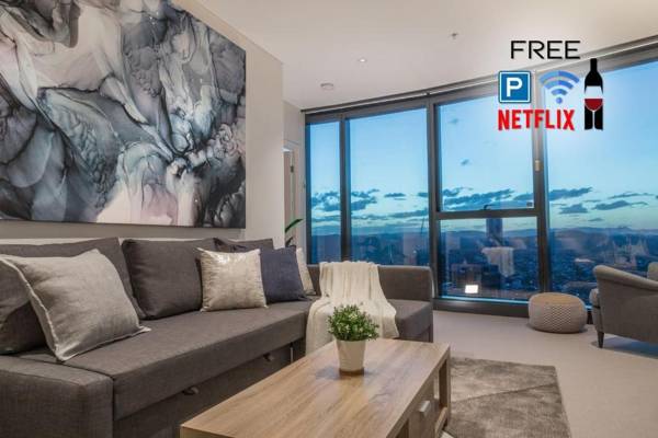 Highlife Luxury*Carpark*Wifi*Pool*Gym*Netflix