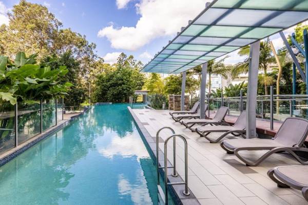 Stunning 1BR Unit in the heart of Kelvin Grove with Pool and WIFI