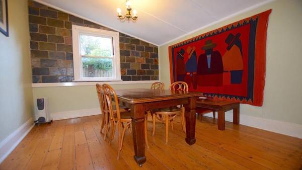 Waragil Cottage - Original Settler's Home