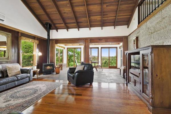 CHRISTOPHERS COTTAGE