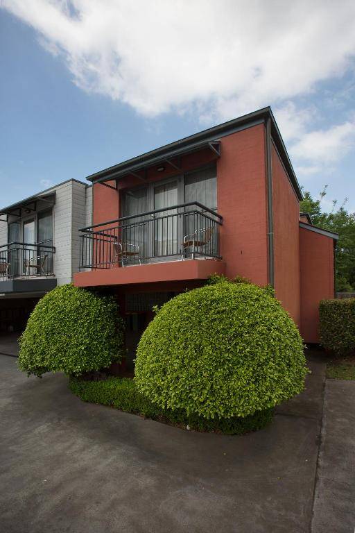 Berry Village Boutique Motel