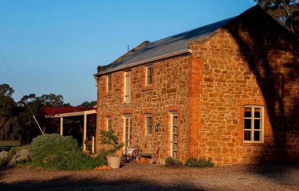 Byronsvale Vineyard and Accommodation