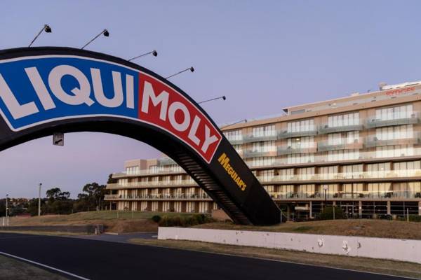 Rydges Mount Panorama Bathurst