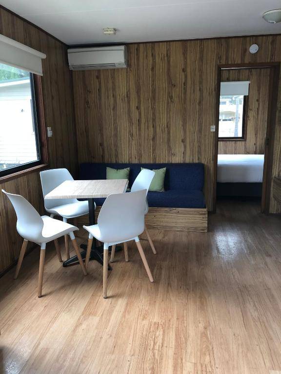 Pleasurelea Tourist Resort & Caravan Park