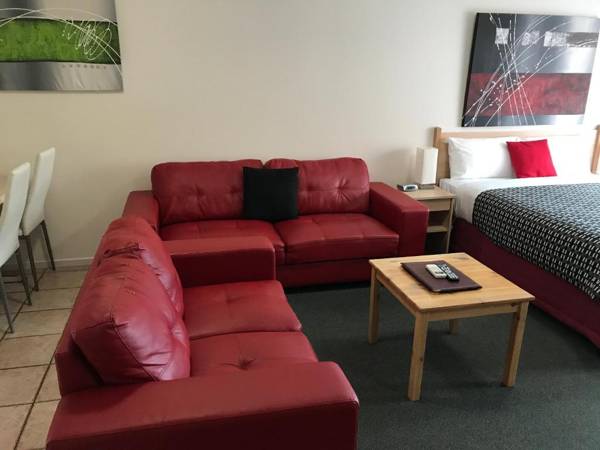 Beachcomber Motel & Apartments