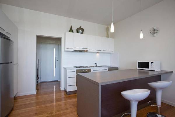 Exclusive Anglesea River Beach Apartment