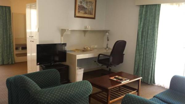 Workspace - Stay at Alice Springs Hotel