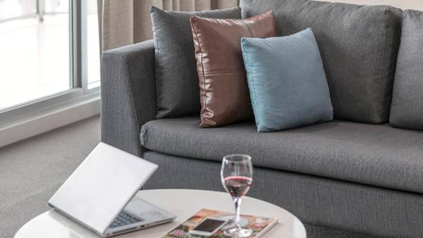 Oaks Adelaide Embassy Suites