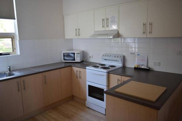 Glenelg Holiday Apartments - Corfu