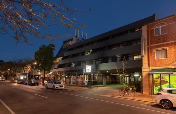 Comfort Hotel Adelaide Meridien
