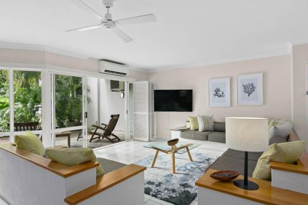 Belle Escapes - Poolside Ground Floor Apartment Alamanda Beachfront Resort "41"