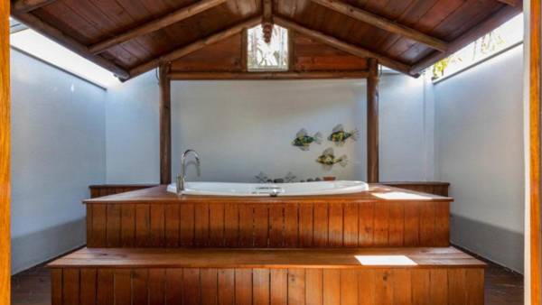 Tropical Essence - Palm Cove