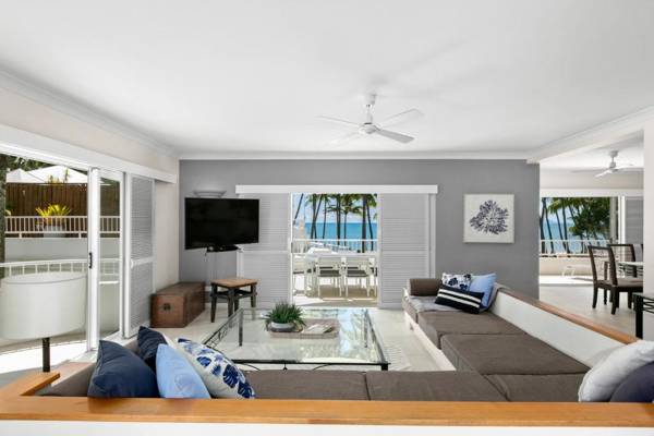 Belle Escapes - Absolute Beachfront Apartment with Private Pool Alamanda Resort "48"