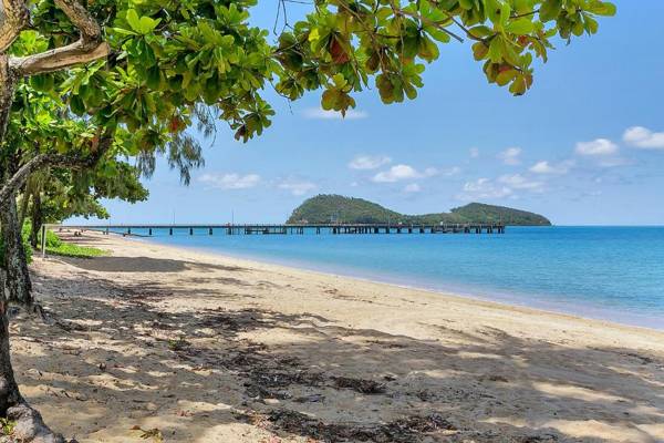 Palm Cove Beach Club 2 Bedroom Apartment