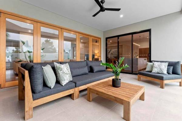 ESPRIT 30 LUXURY RETREAT