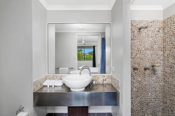 Privately Managed Apartments in Mango Lagoon