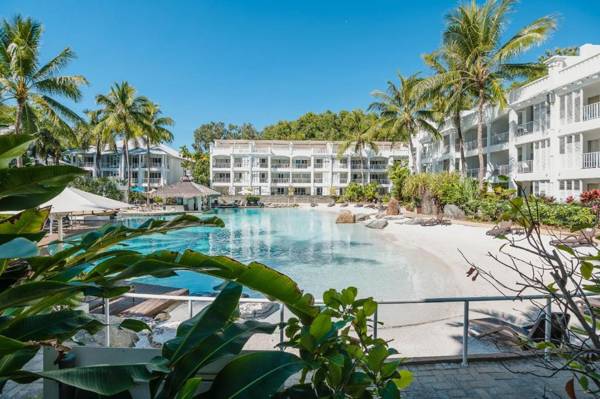 Beach Club Palm Cove 2 Bedroom Luxury Penthouse