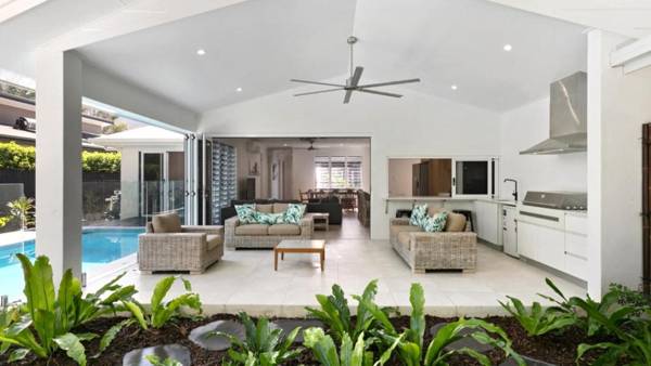 Coastal Vibes - Palm Cove