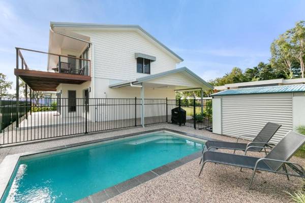 Tropical Beachside Oasis in Clifton Beach