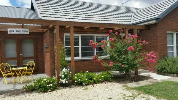 Chenery Retreat Mansfield Family and Pet Friendly by Alpine Holiday Rentals