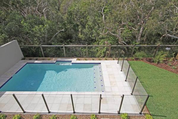 15 Wave Crescent Mount Coolum - Pet Friendly WIFI Foxtel Linen Included