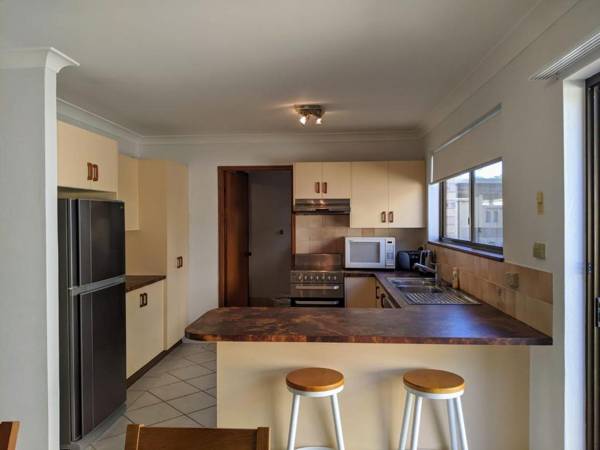 DAVIES STREET 3/14 MOLLYMOOK