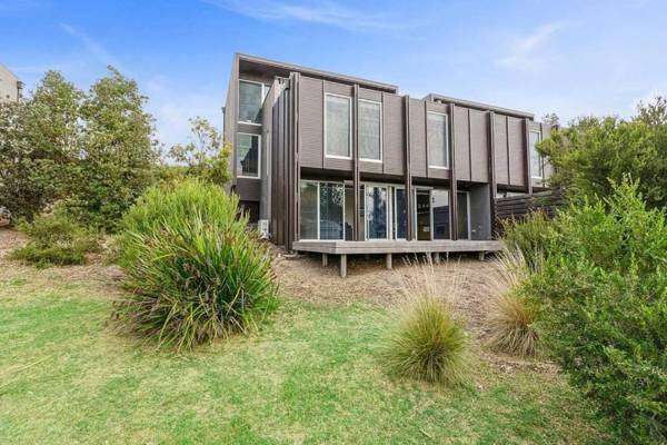 DREW Golfers Delight close to St Andrews Beach