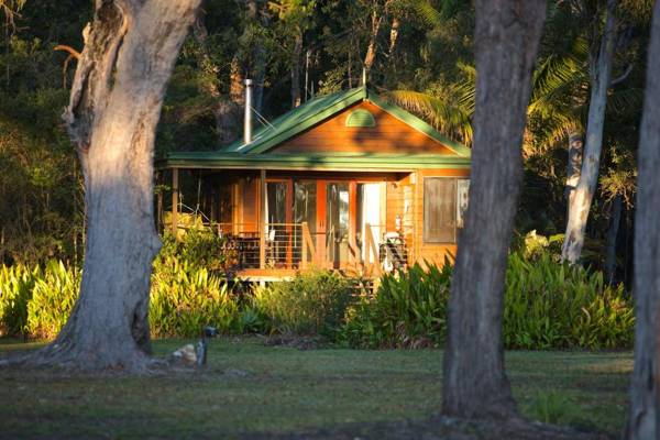 Lake Weyba Cottages Noosa