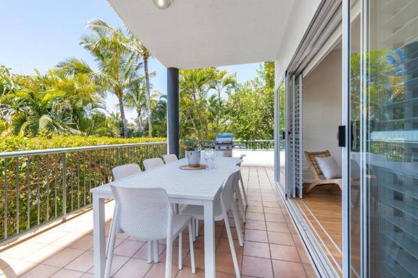 Location location Sunshine Beach