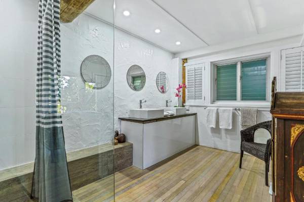 Balinese Beach House Sunshine Beach