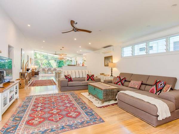 Sunshine Beach House 14 Depper Street