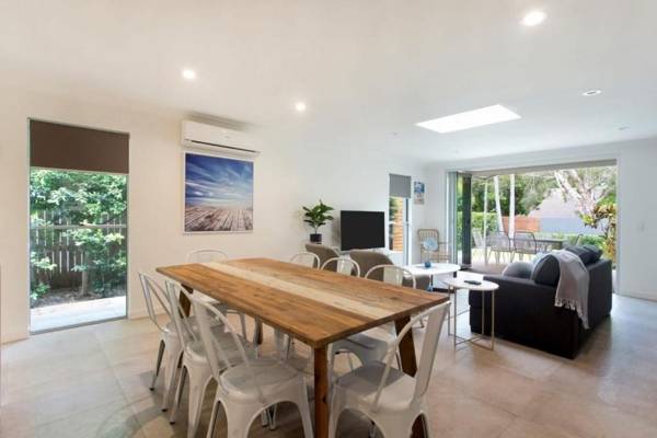 Depper St Charming Beach Side Home in Lovely Location