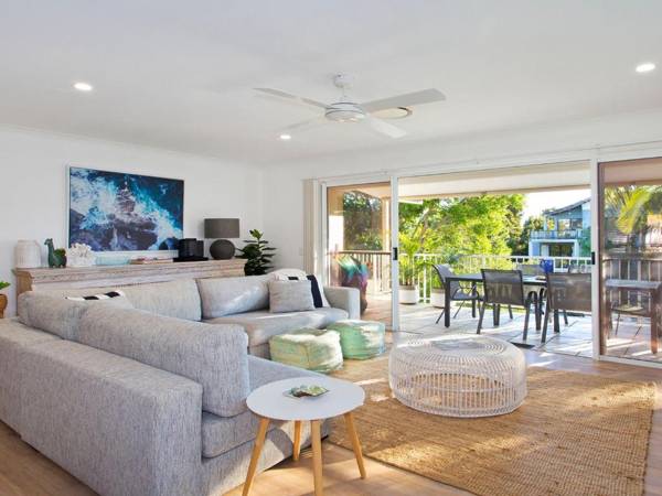 Outrigger Beach Resort 33 James Street 8